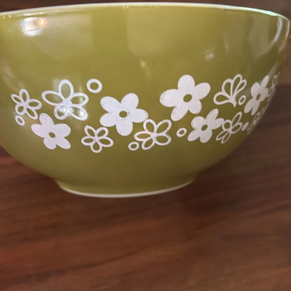 Vintage Pyrex Spring Blossom Green “ Crazy Daisy” Cinderella Style Ovenware